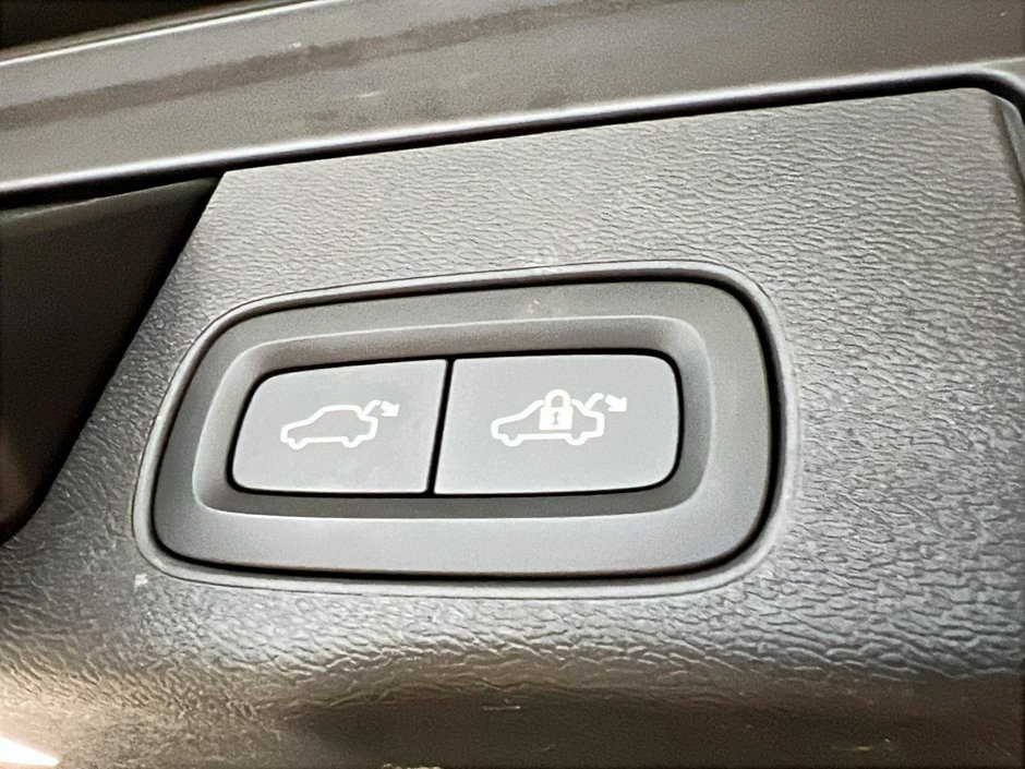 Volvo XC60 ULTIMATE B6 CUIR TOIT PANO NAV 4RM 2023-14