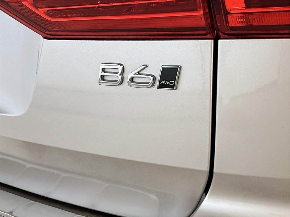 Volvo XC60 ULTIMATE B6 CUIR TOIT PANO NAV 4RM 2023-29