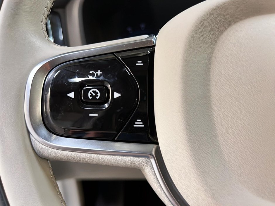 Volvo XC60 ULTIMATE B6 CUIR TOIT PANO NAV 4RM 2023-21