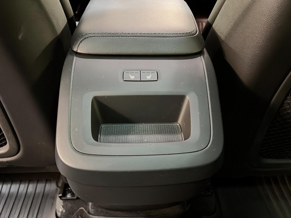Volvo XC60 B6 CORE CUIR TOIT PANO NAV 4RM 2023-10