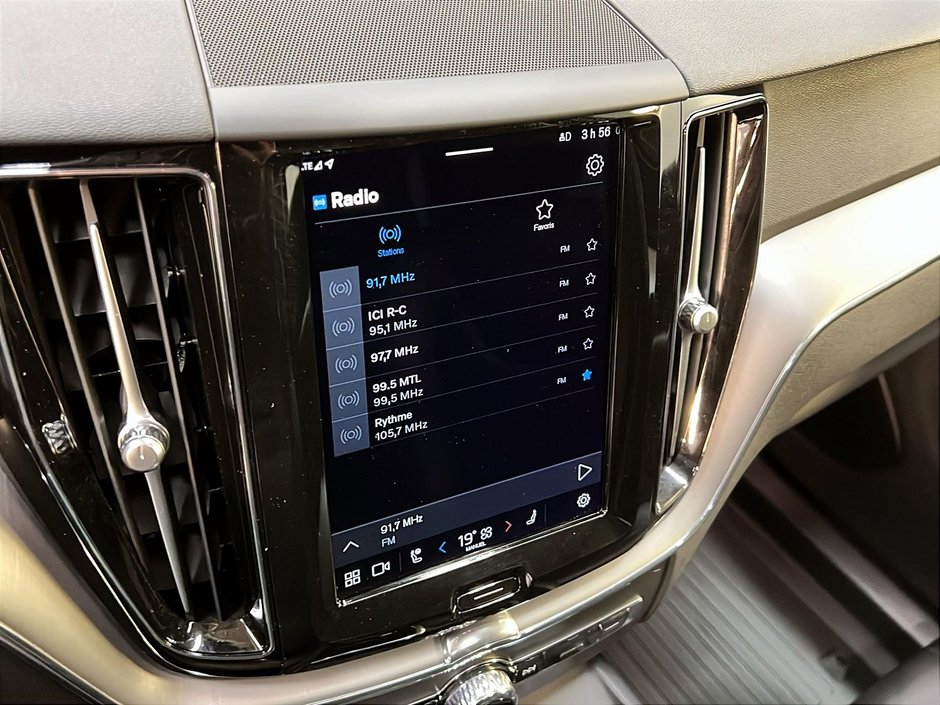 Volvo XC60 B6 CORE CUIR TOIT PANO NAV 4RM 2023-17