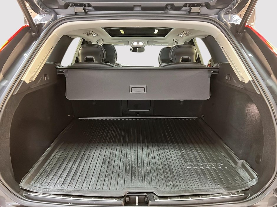Volvo XC60 B6 CORE CUIR TOIT PANO NAV 4RM 2023-13