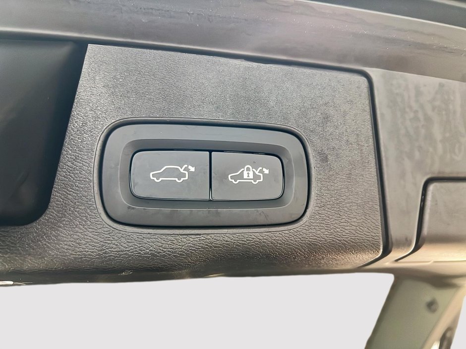 Volvo XC60 B5 ULTIMATE CUIR TOIT PANO NAV 4RM 2024-13