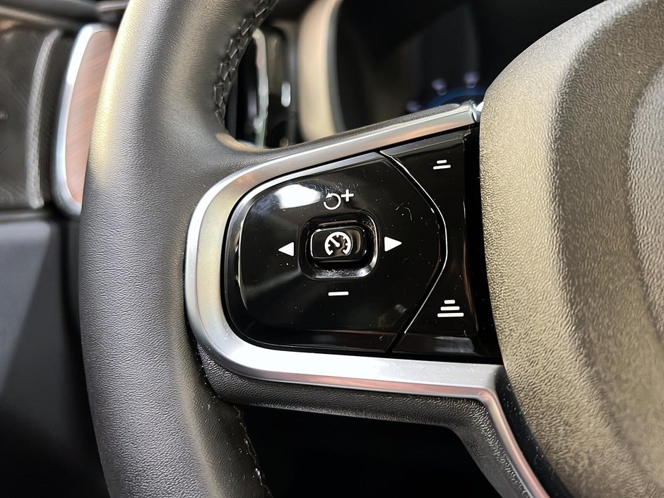 Volvo XC60 B5 ULTIMATE CUIR TOIT PANO NAV 4RM 2024-21