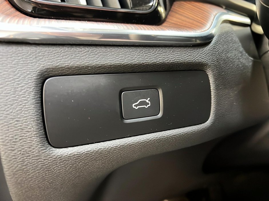 Volvo XC60 B5 ULTIMATE CUIR TOIT PANO NAV 4RM 2024-22