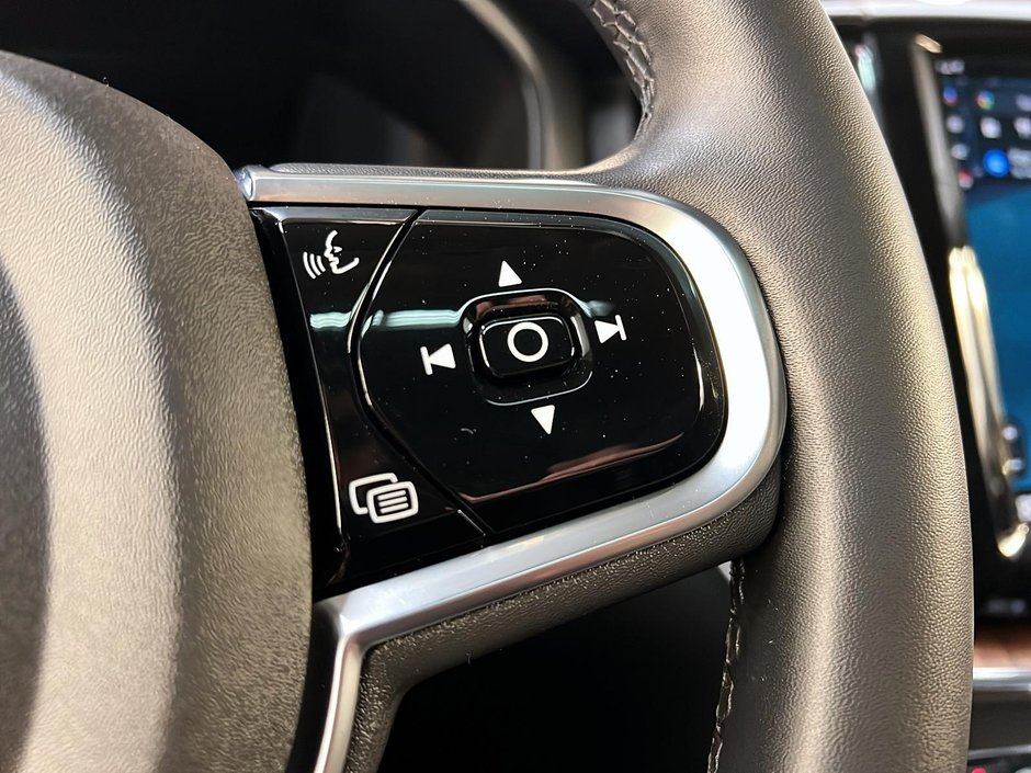 Volvo XC60 B5 ULTIMATE CUIR TOIT PANO NAV 4RM 2024-20