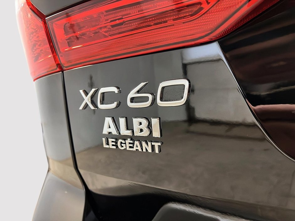 Volvo XC60 B5 ULTIMATE CUIR TOIT PANO NAV 4RM 2024-26