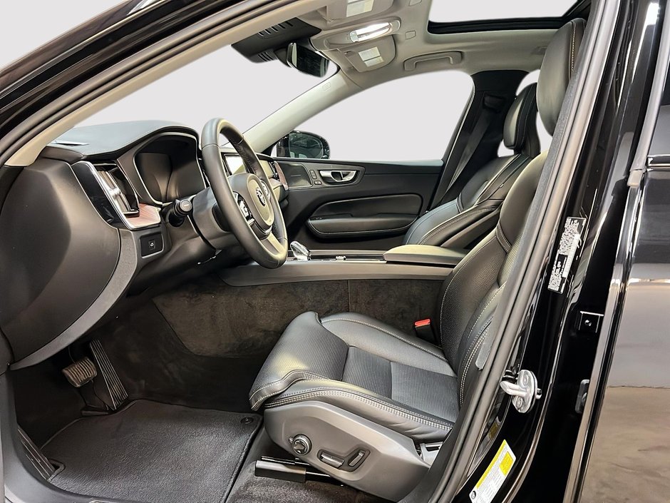 Volvo XC60 B5 ULTIMATE CUIR TOIT PANO NAV 4RM 2024-6