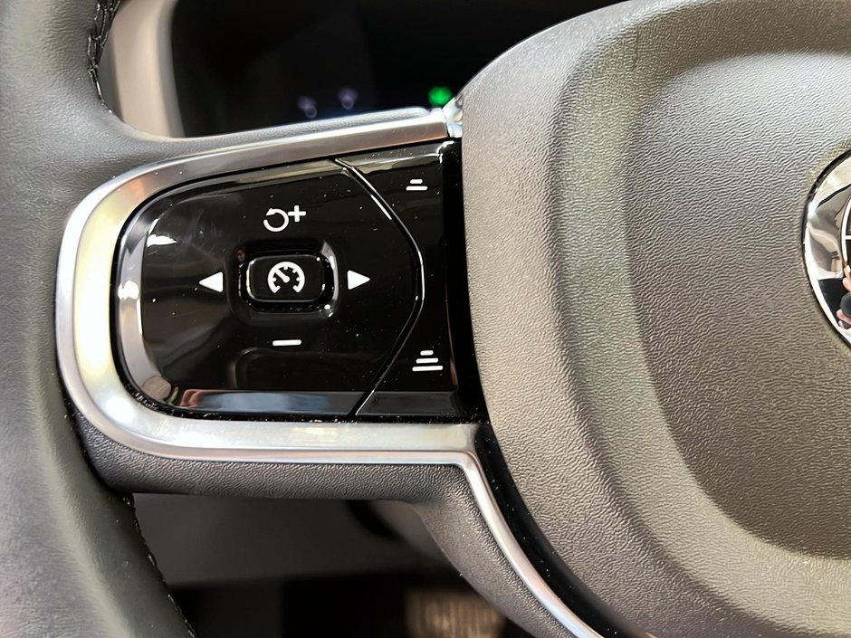 Volvo XC60 B5 PLUS CUIR TOIT PANO NAV 4RM 2024-22