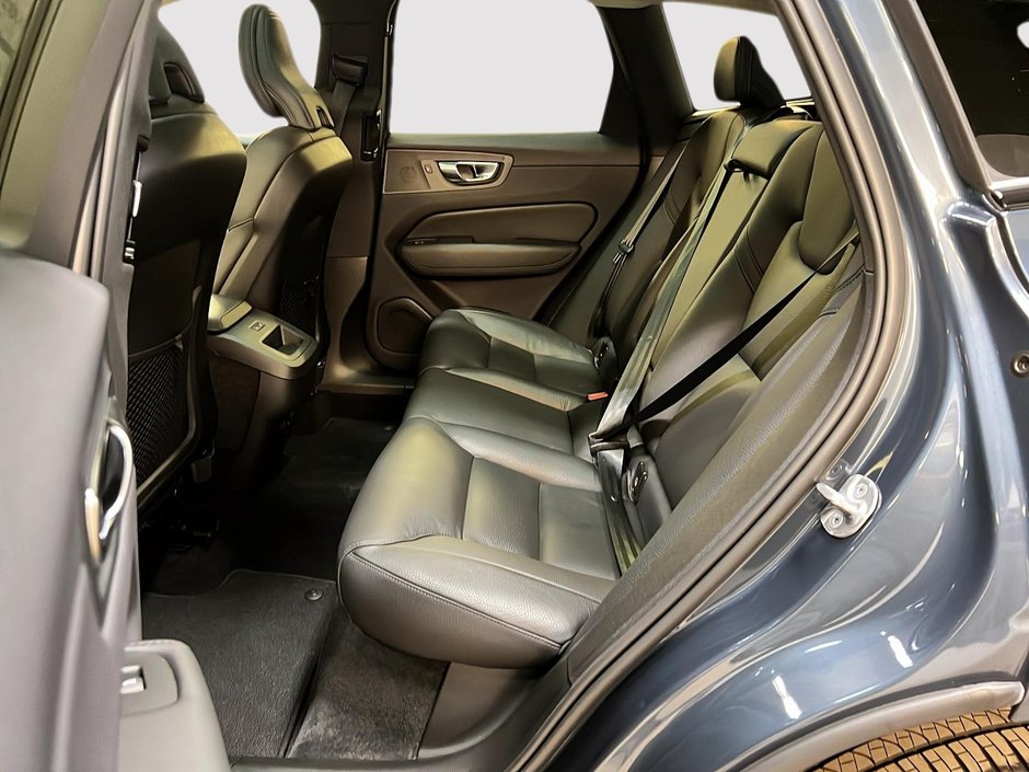 Volvo XC60 B5 PLUS CUIR TOIT PANO NAV 4RM 2024-8