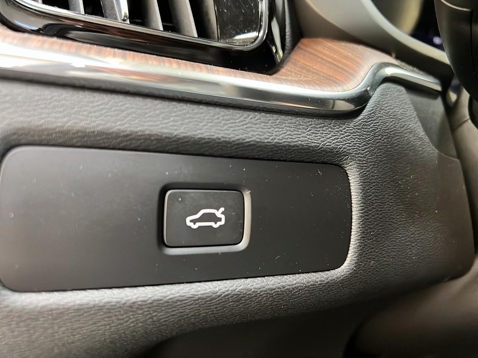 Volvo XC60 B5 PLUS CUIR TOIT PANO NAV 4RM 2024-23
