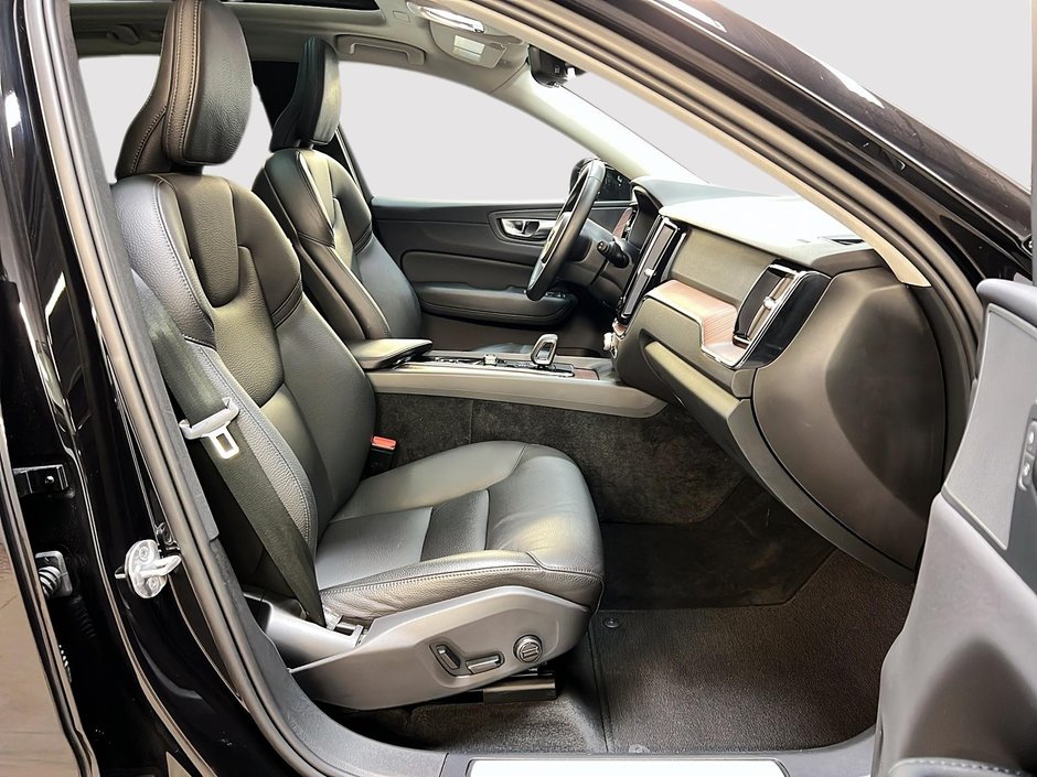 Volvo XC60 B5 PLUS DARK CUIR TOIT PANO NAV 4RM 2024-7