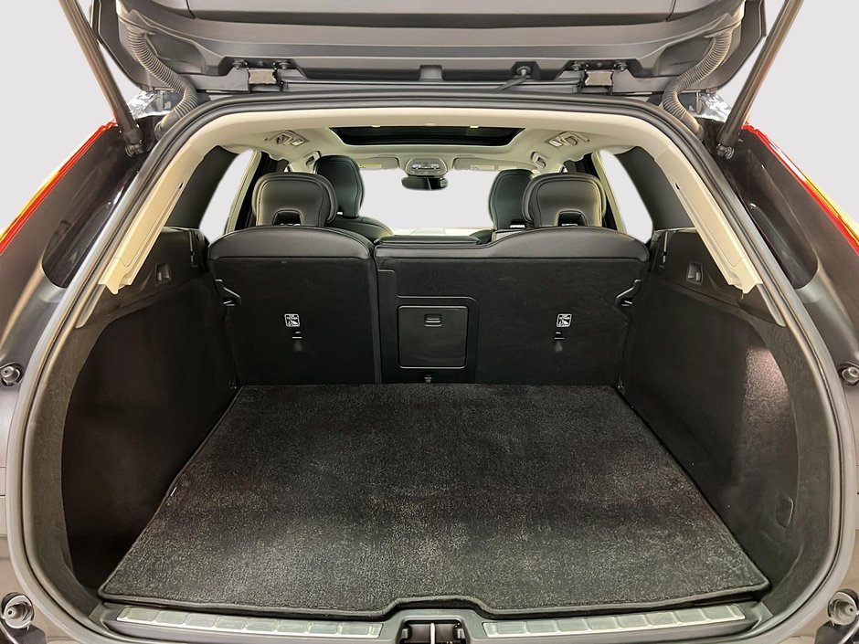 Volvo XC60 B5 PLUS DARK CUIR TOIT PANO NAV 4RM 2024-13