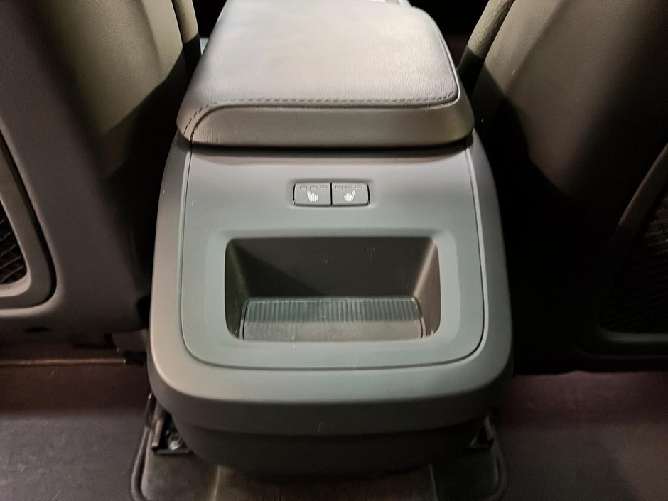 Volvo XC60 B5 PLUS DARK CUIR TOIT PANO NAV 4RM 2024-10