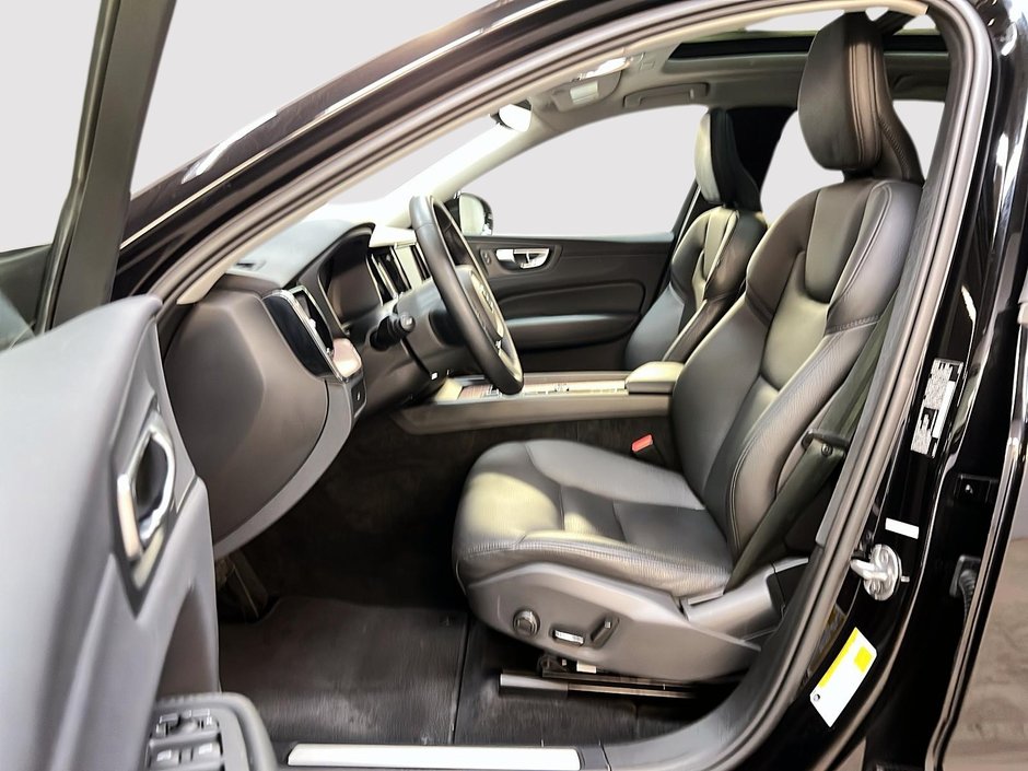 Volvo XC60 B5 PLUS DARK CUIR TOIT PANO NAV 4RM 2024-6