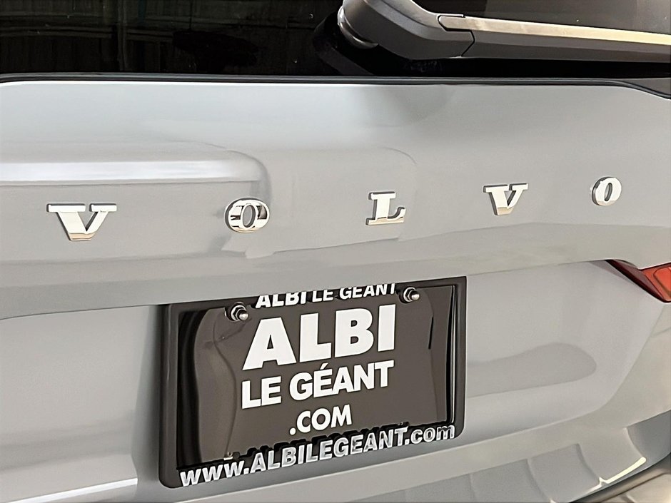 Volvo XC60 B5 CORE CUIR TOIT PANO NAV 4RM 2024-29