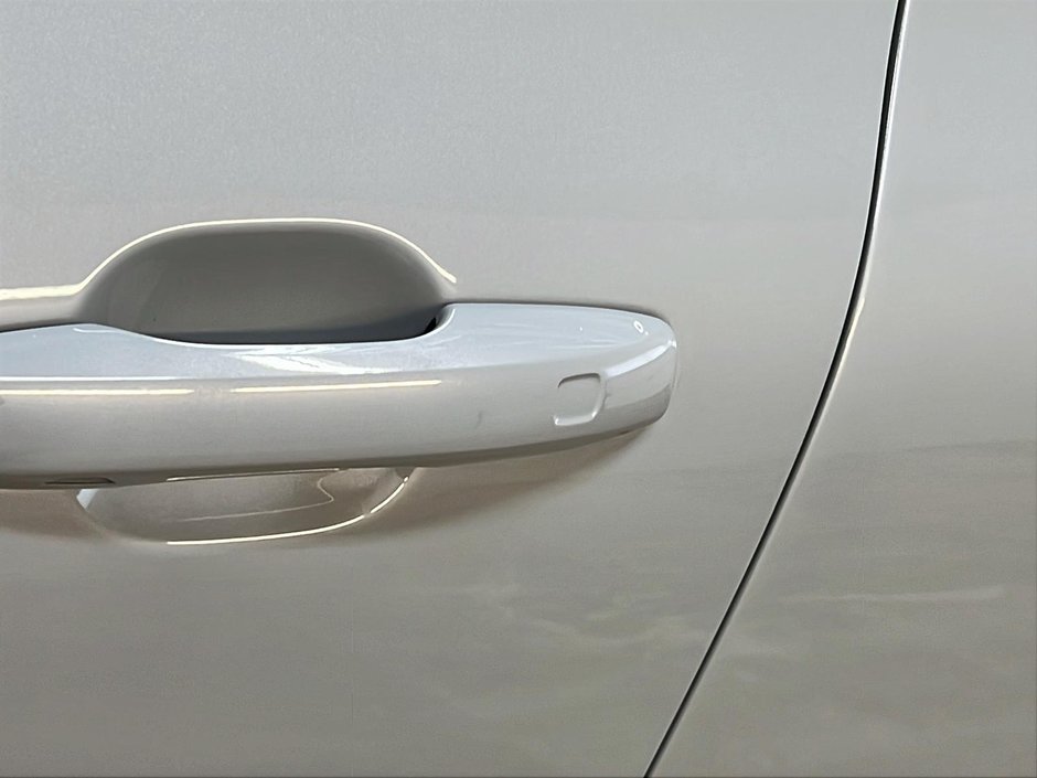 Volvo XC60 B5 CORE CUIR TOIT PANO NAV 4RM 2024-27