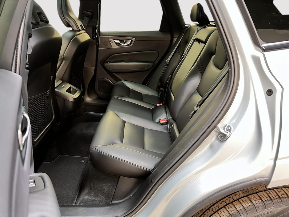 Volvo XC60 B5 CORE CUIR TOIT PANO NAV 4RM 2024-8