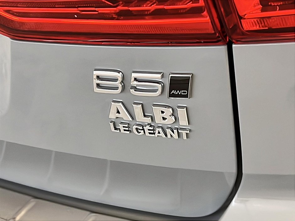 Volvo XC60 B5 CORE CUIR TOIT PANO NAV 4RM 2024-30