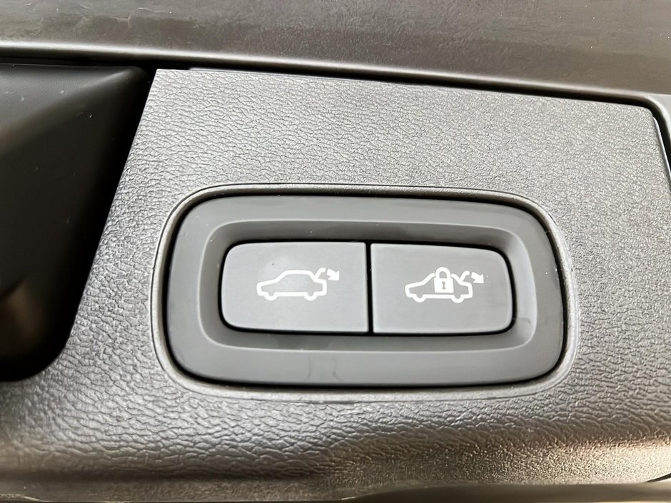 Volvo XC60 B5 CORE CUIR TOIT PANO NAV 4RM 2024-14