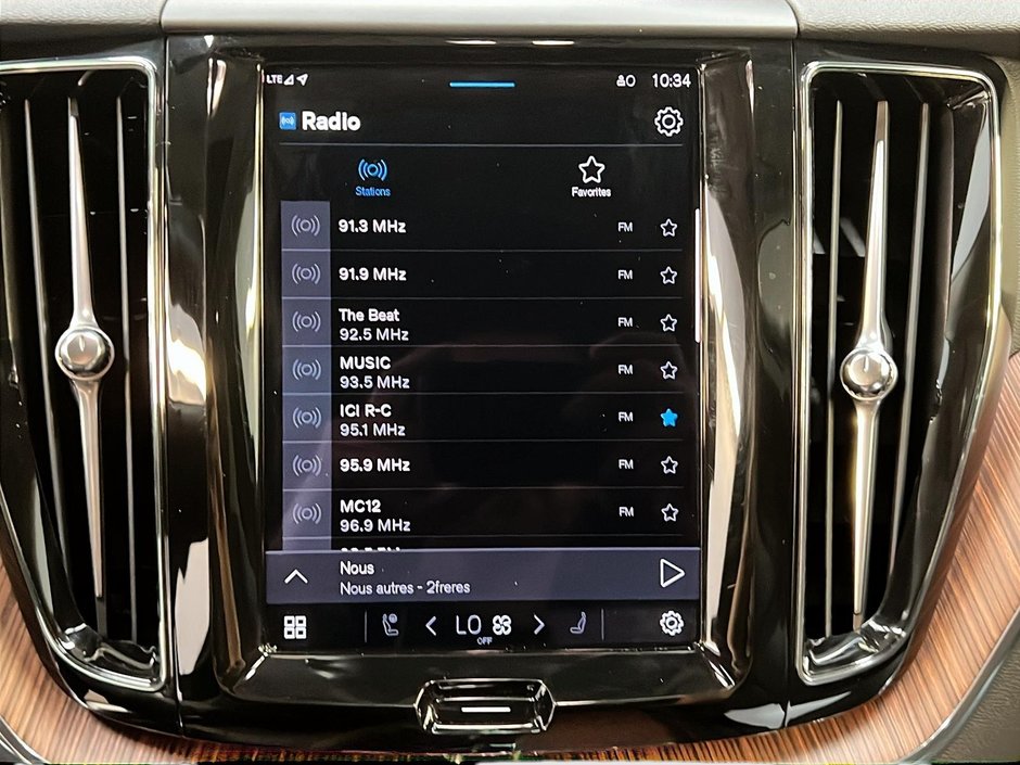 Volvo XC60 T8 RECHARGE PLUS CUIR TOIT PANO NAV 4RM 2024-18