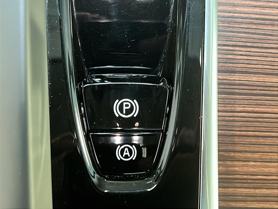 Volvo XC60 T8 RECHARGE PLUS CUIR TOIT PANO NAV 4RM 2024-14