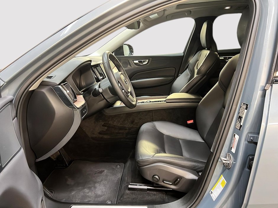 Volvo XC60 T8 RECHARGE PLUS CUIR TOIT PANO NAV 4RM 2024-6