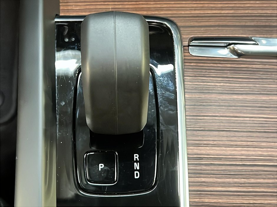 Volvo XC60 T8 RECHARGE PLUS CUIR TOIT PANO NAV 4RM 2024-16