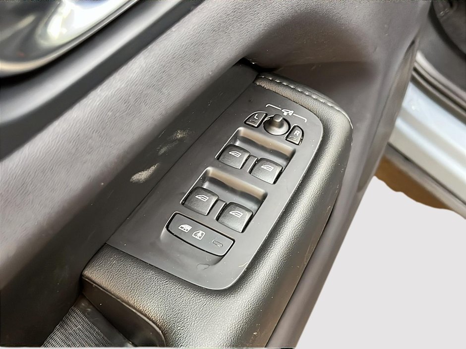 Volvo XC60 T8 RECHARGE PLUS CUIR TOIT PANO NAV 4RM 2024-23