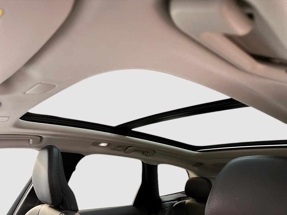 Volvo XC60 B5 PLUS DARK CUIR TOIT PANO NAV 4RM 2024-9