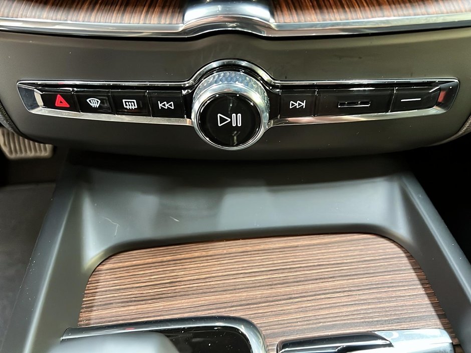 Volvo XC60 B5 PLUS DARK CUIR TOIT PANO NAV 4RM 2024-16
