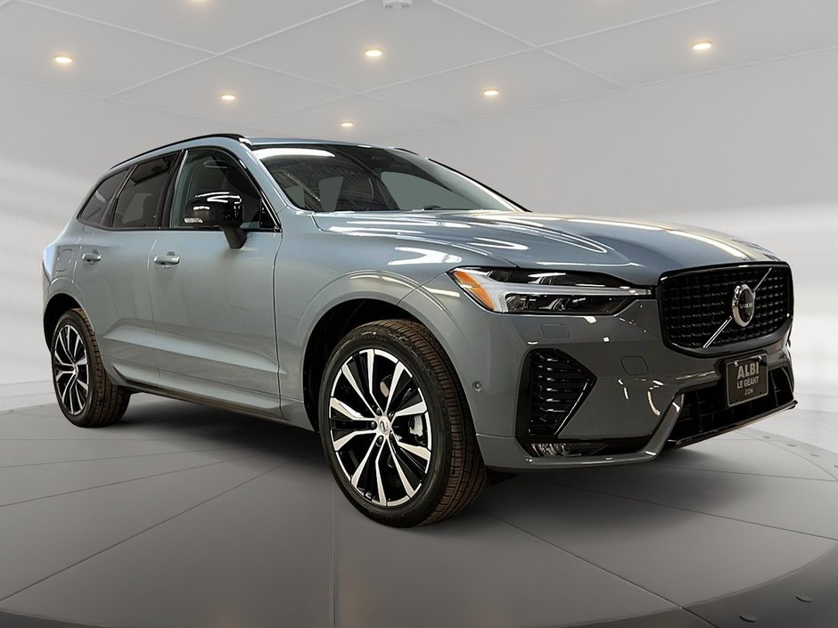 Volvo XC60 B5 PLUS DARK CUIR TOIT PANO NAV 4RM 2024-2