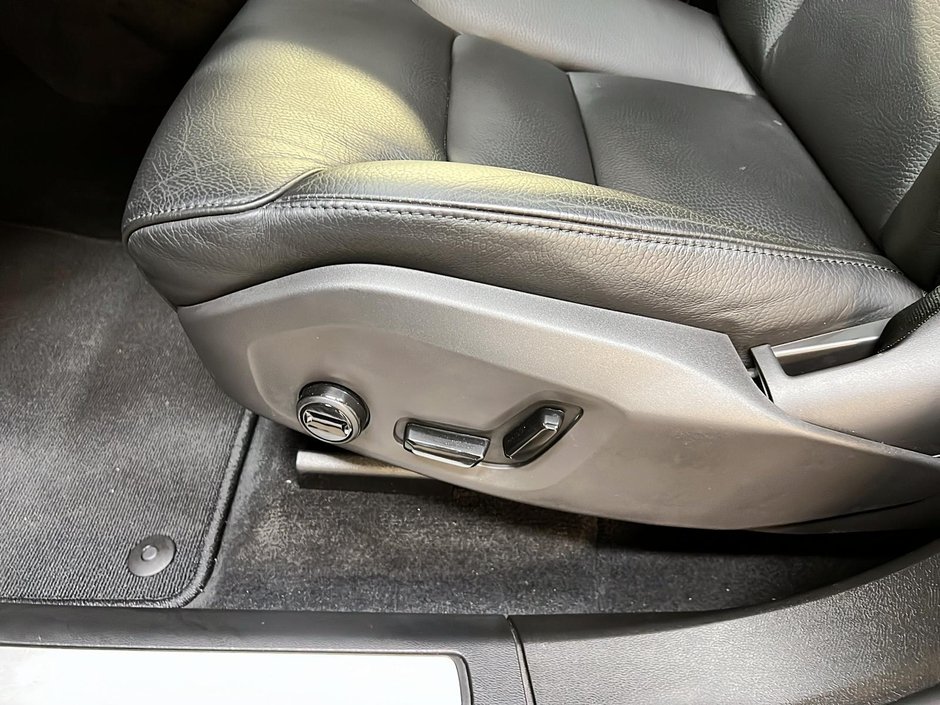 Volvo XC60 B5 PLUS CUIR TOIT PANO NAV 4RM 2024-26