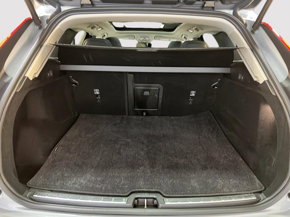Volvo XC60 B5 PLUS CUIR TOIT PANO NAV 4RM 2024-13