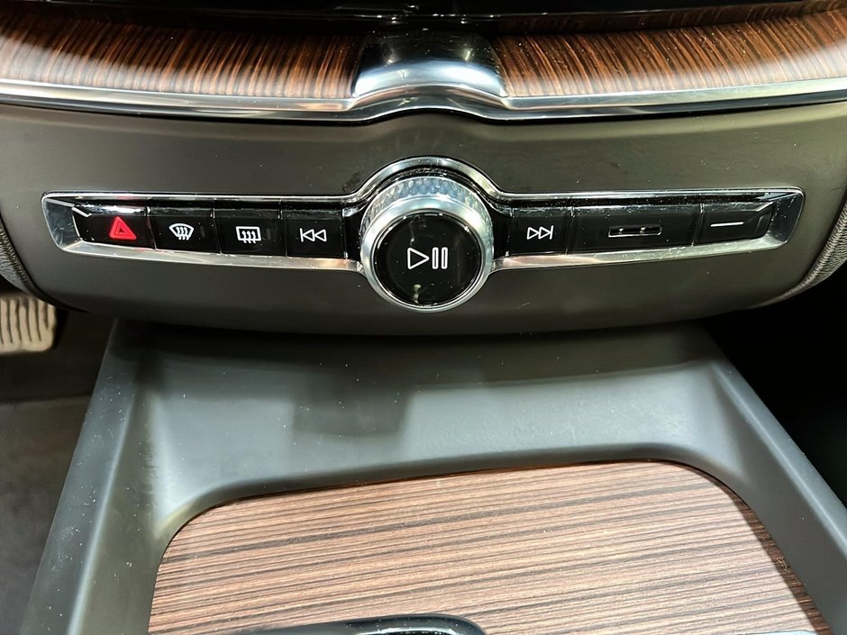 Volvo XC60 B5 PLUS DARK CUIR TOIT PANO NAV 4RM 2024-16