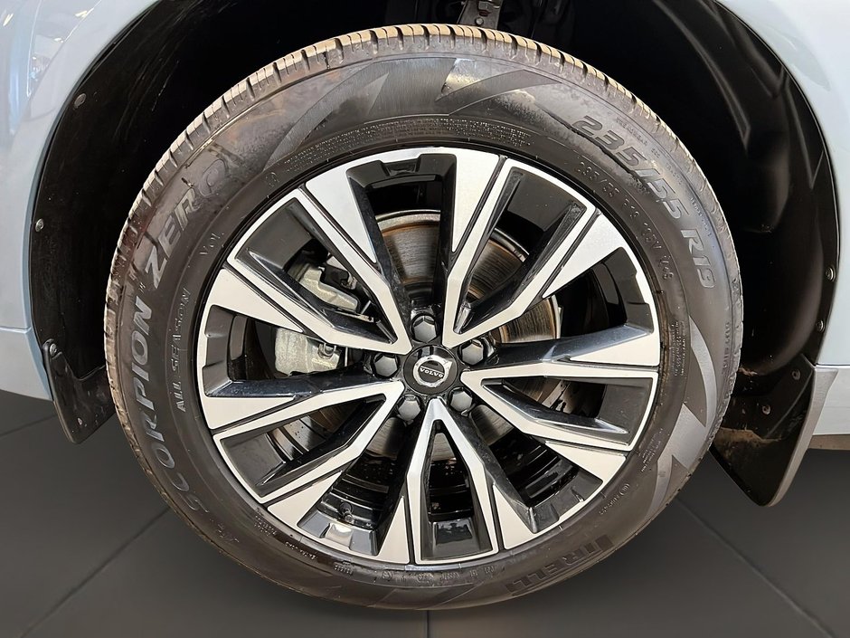Volvo XC60 B5 PLUS DARK CUIR TOIT PANO NAV 4RM 2024-31