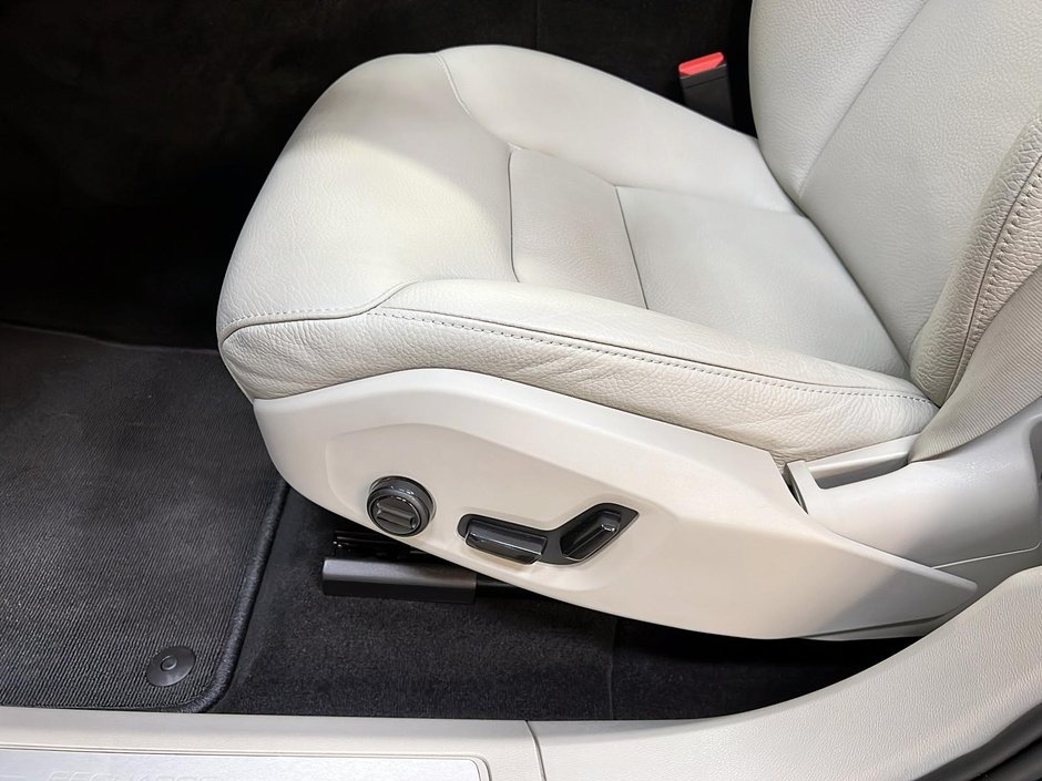 Volvo XC60 T8 RECHARGE PLUS CUIR TOIT PANO 4RM 2024-27