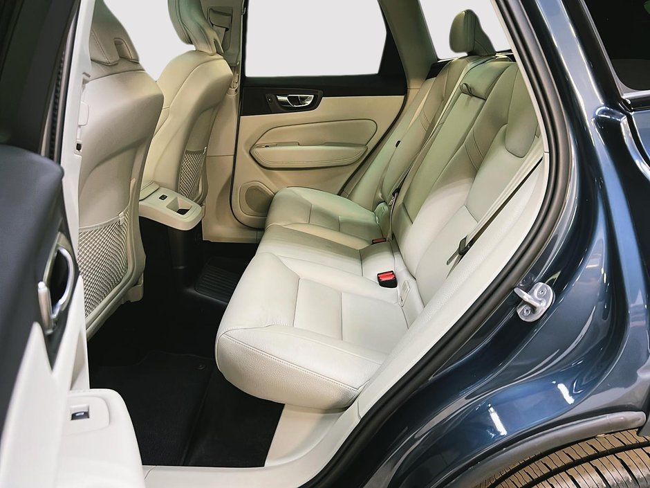 Volvo XC60 T8 RECHARGE PLUS CUIR TOIT PANO 4RM 2024-9