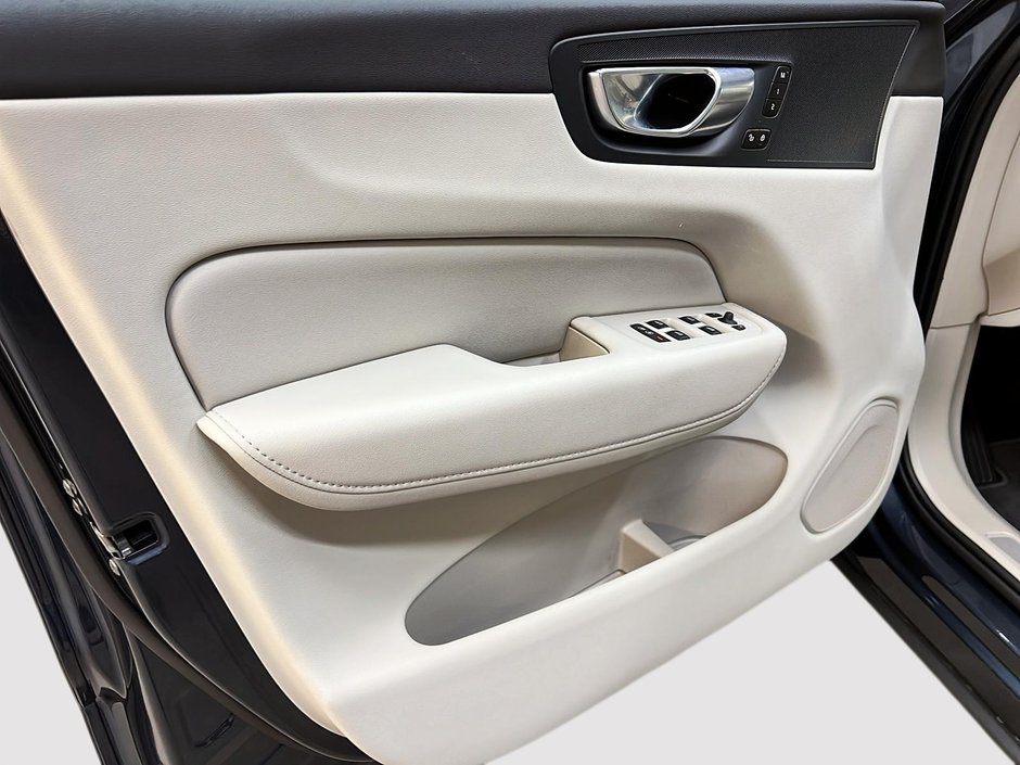 Volvo XC60 T8 RECHARGE PLUS CUIR TOIT PANO 4RM 2024-26