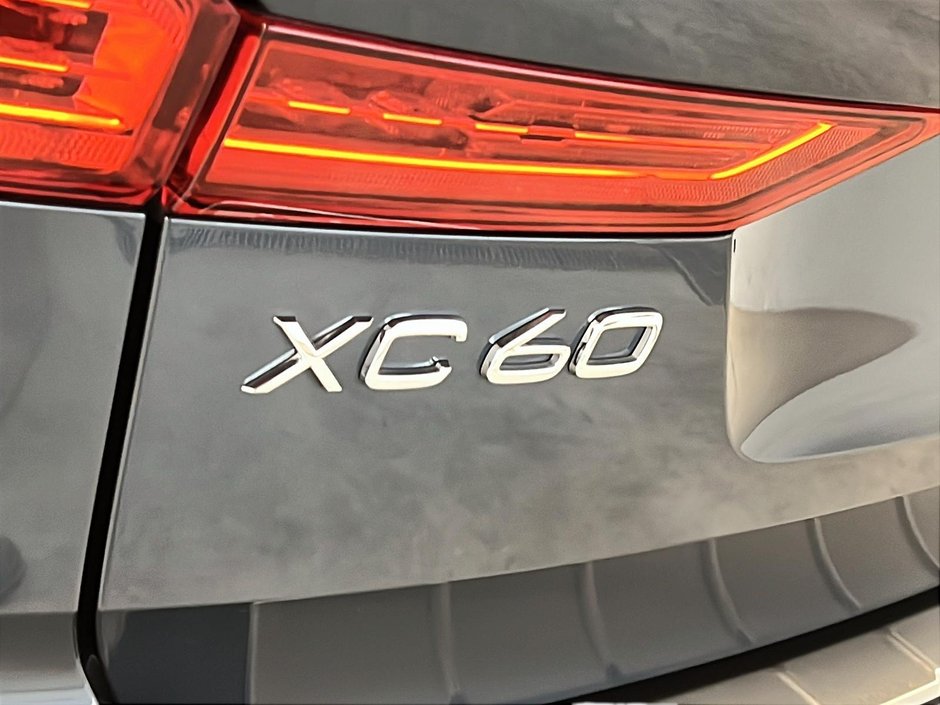 Volvo XC60 T8 RECHARGE PLUS CUIR TOIT PANO 4RM 2024-28