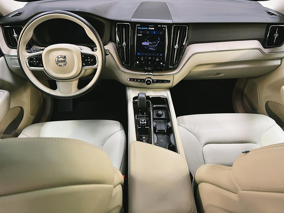 Volvo XC60 T8 RECHARGE PLUS CUIR TOIT PANO 4RM 2024-12