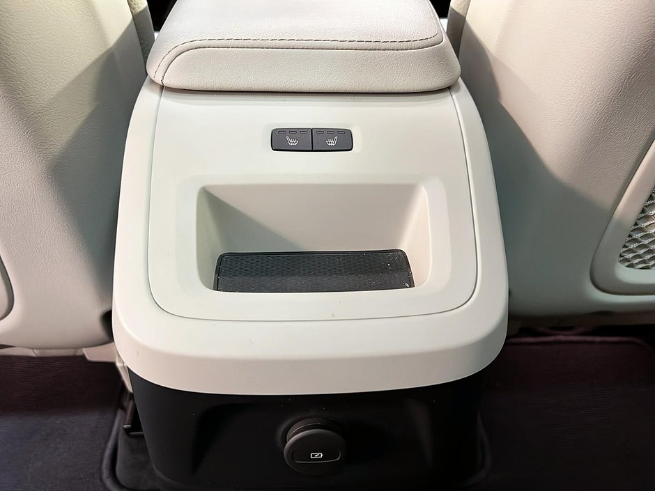 Volvo XC60 T8 RECHARGE PLUS CUIR TOIT PANO 4RM 2024-11