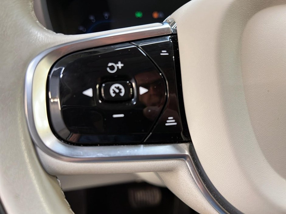 Volvo XC60 T8 RECHARGE PLUS CUIR TOIT PANO 4RM 2024-23