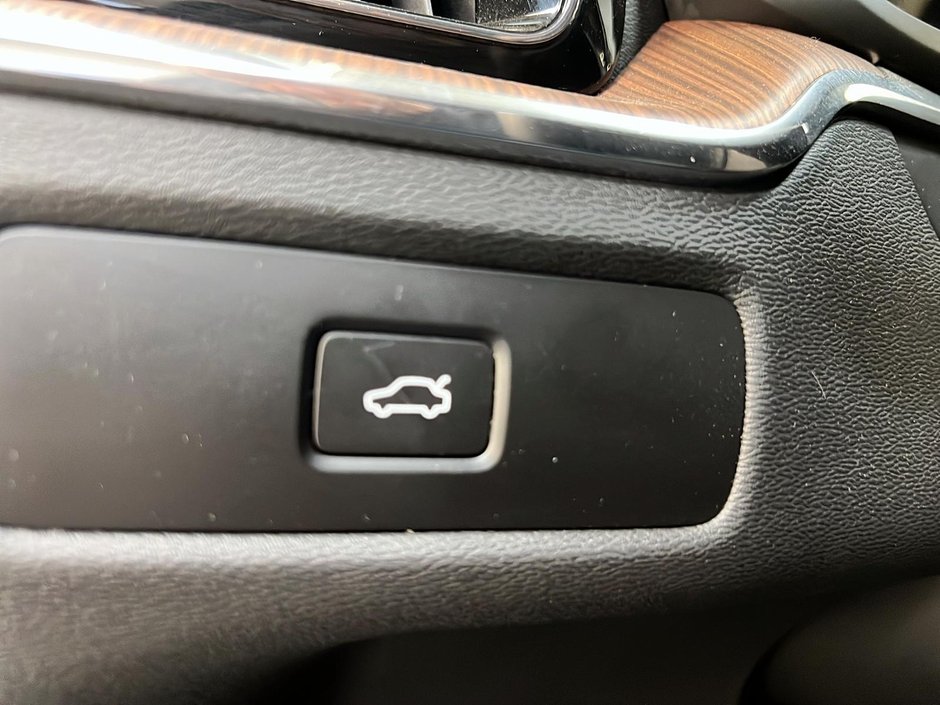 Volvo XC60 B5 PLUS DARK CUIR TOIT PANO NAV 4RM 2024-23