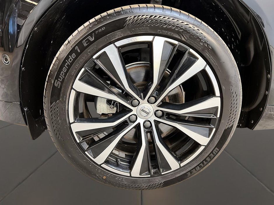Volvo XC60 B5 PLUS DARK CUIR TOIT PANO NAV 4RM 2024-31