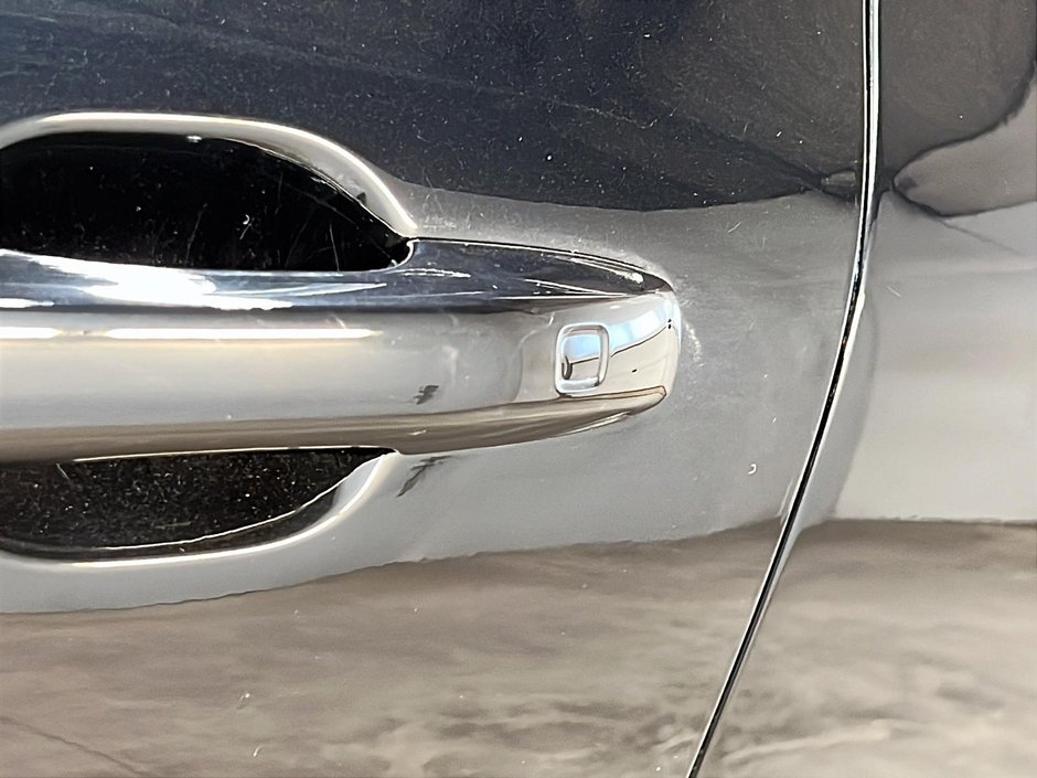 Volvo XC60 B5 PLUS DARK CUIR TOIT PANO NAV 4RM 2024-27