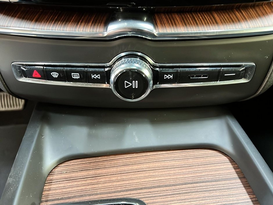Volvo XC60 B5 PLUS DARK CUIR TOIT PANO NAV 4RM 2024-16