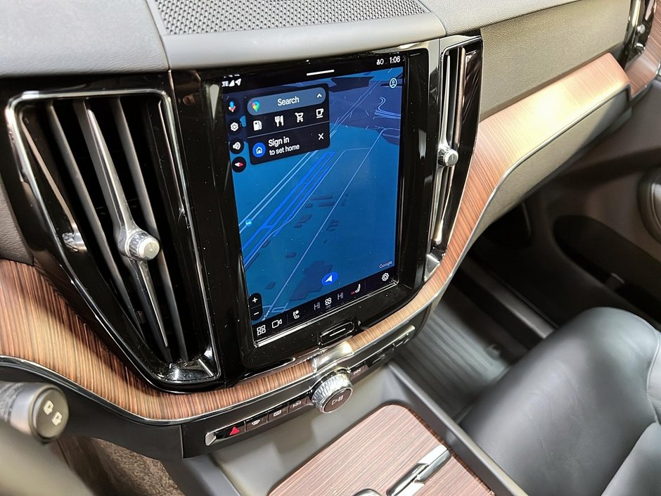 Volvo XC60 B5 PLUS CUIR TOIT PANO 4RM 2024-19