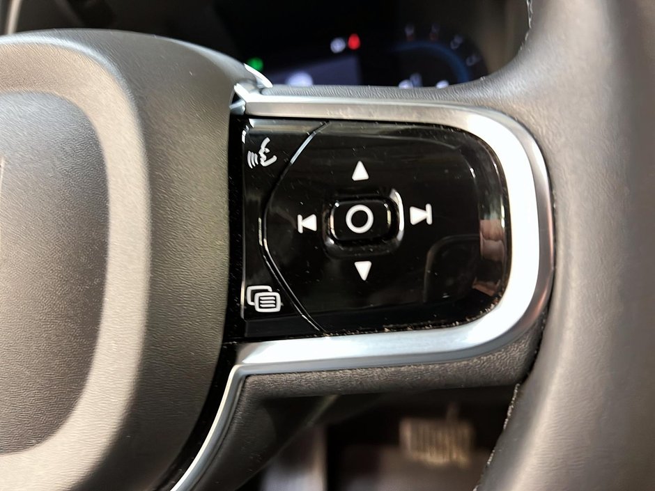 Volvo XC60 B5 PLUS CUIR TOIT PANO 4RM 2024-21