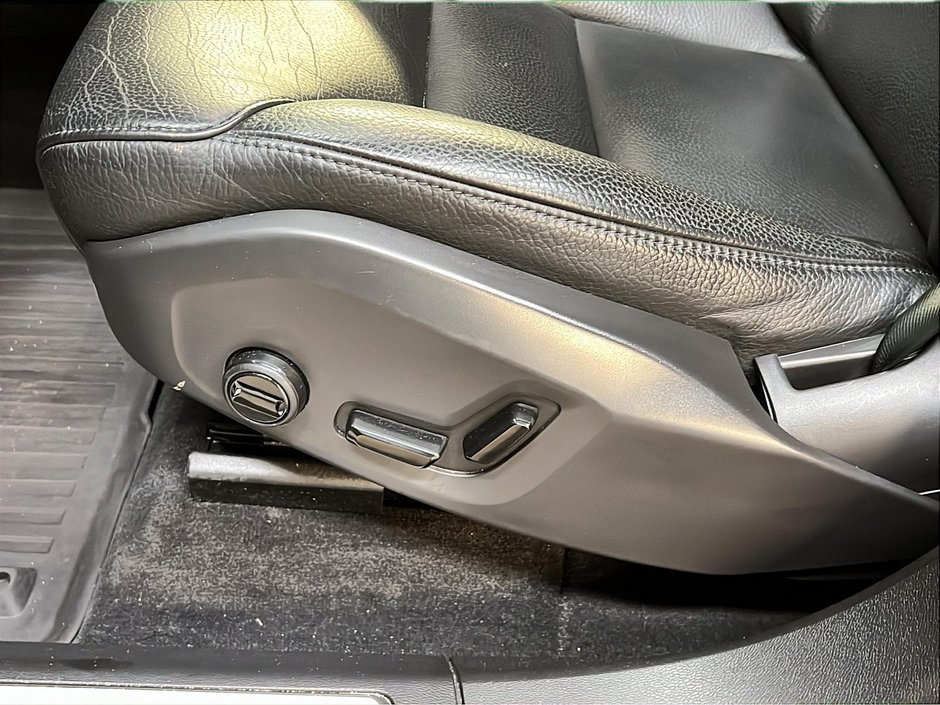 Volvo XC60 B5 PLUS CUIR TOIT PANO 4RM 2024-26